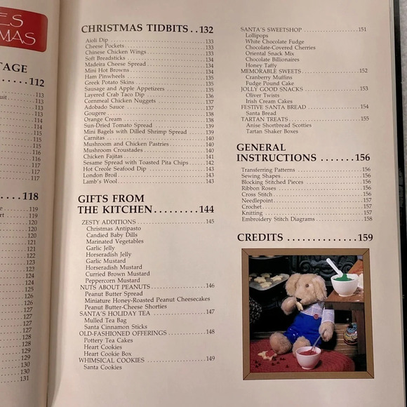 Vintage The  Spirit Of Christmas Creative Holiday Ideas Hardcover Book 4 - Picture 6 of 13